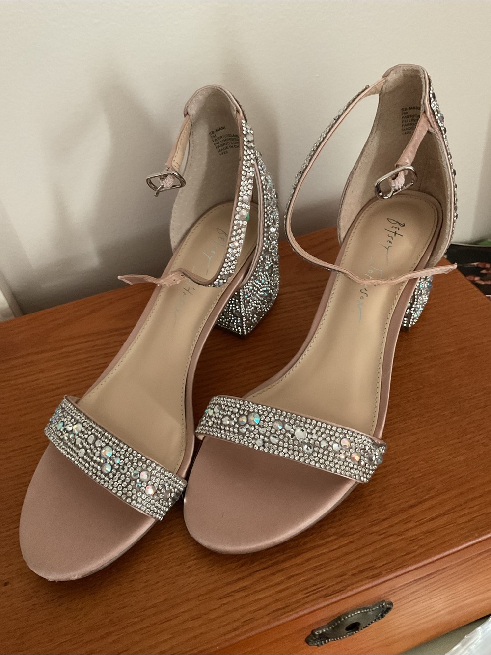 BETSY JOHNSON ladies blue Mari rhinestone block, heel sandals size 7